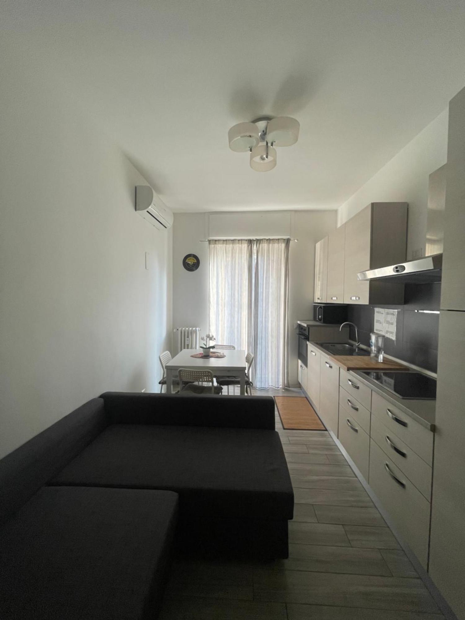Gardone Apartment - Ampio Appartamento Con 2 Camere Da Letto - Comodo Per Duomo! 米兰 外观 照片